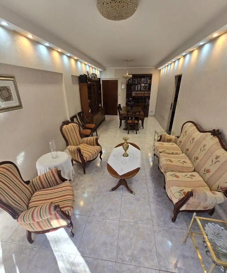 Departamento de 121 m2 al frente con balcón y cochera 5