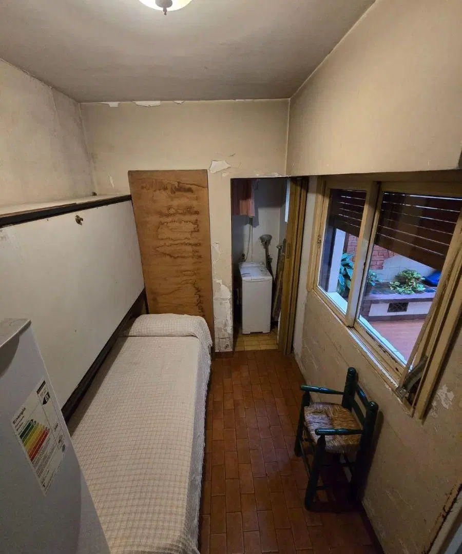 Departamento de 121 m2 al frente con balcón y cochera 2