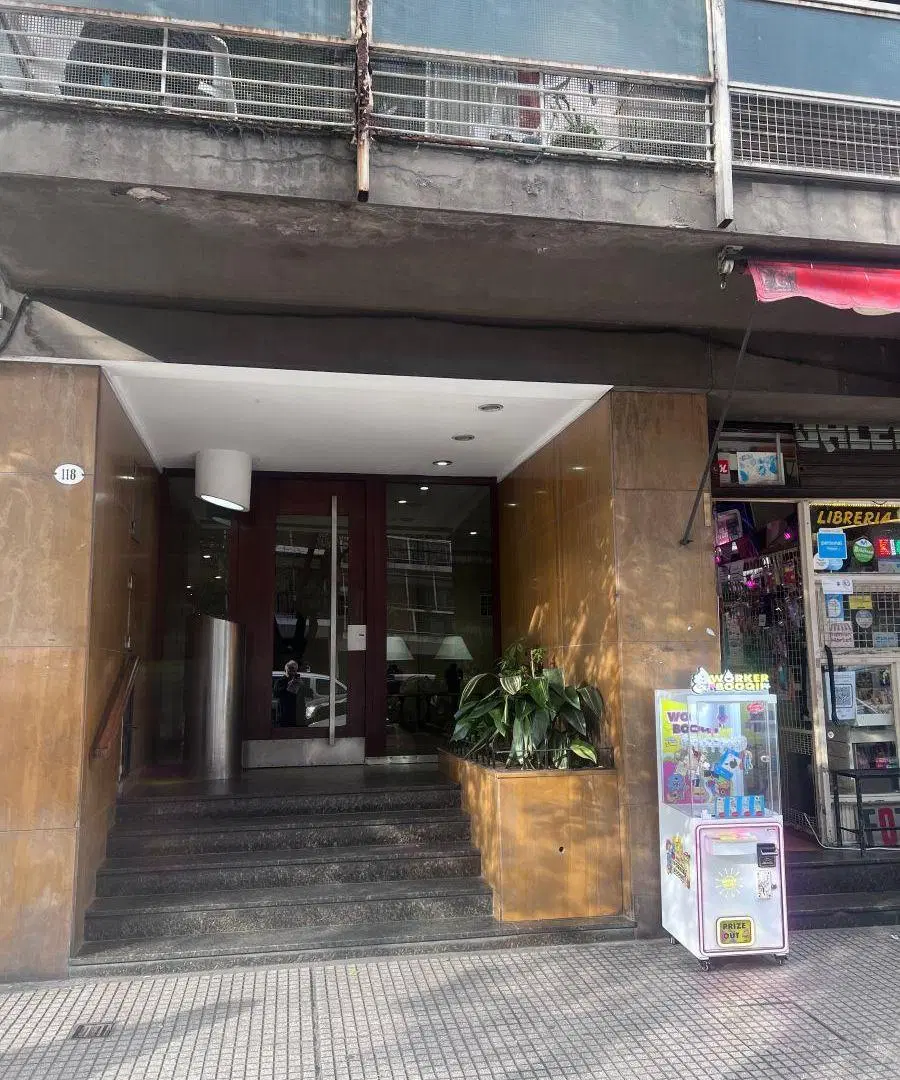 Departamento de 2 ambientes con 2 balcones 2