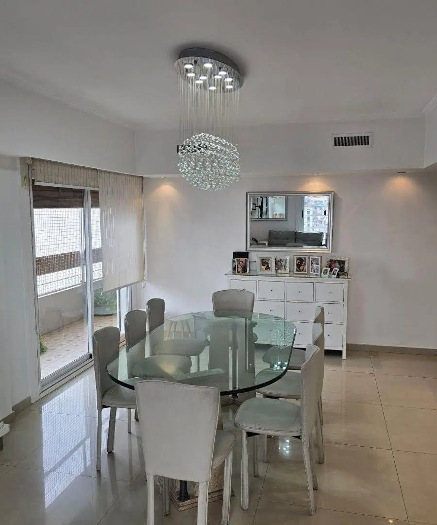 Departamento de 4 ambientes con dependencia y cochera 8