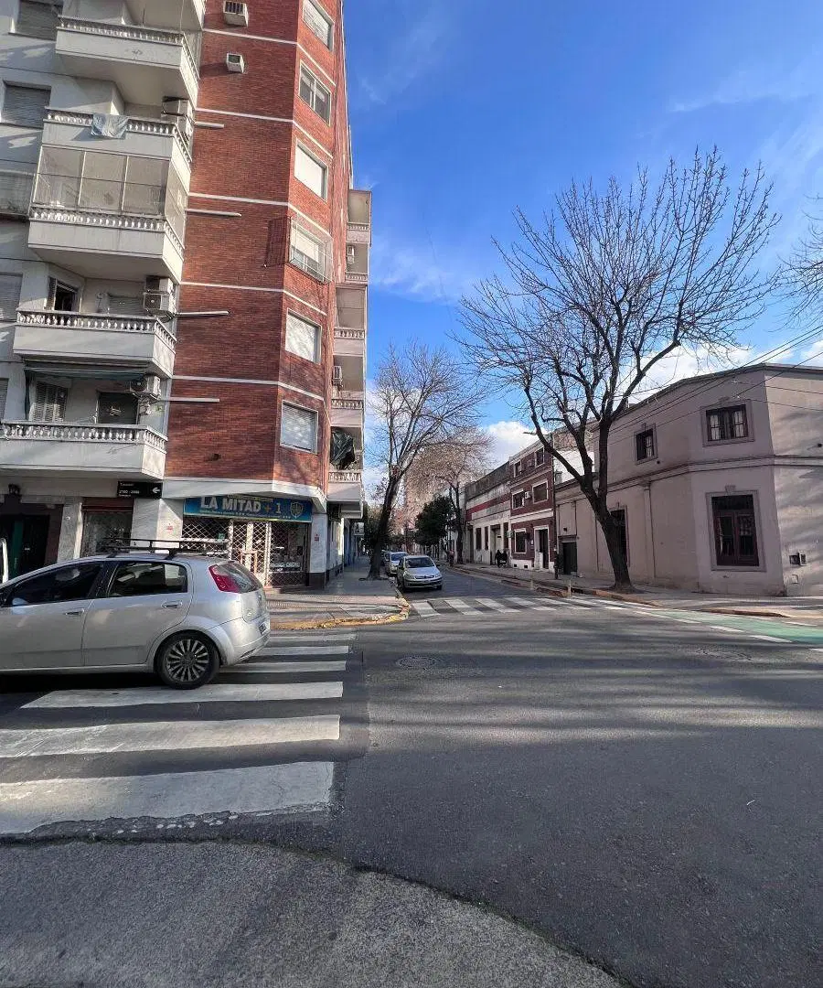 Semipiso de 3 ambientes con dependencia al frente 4
