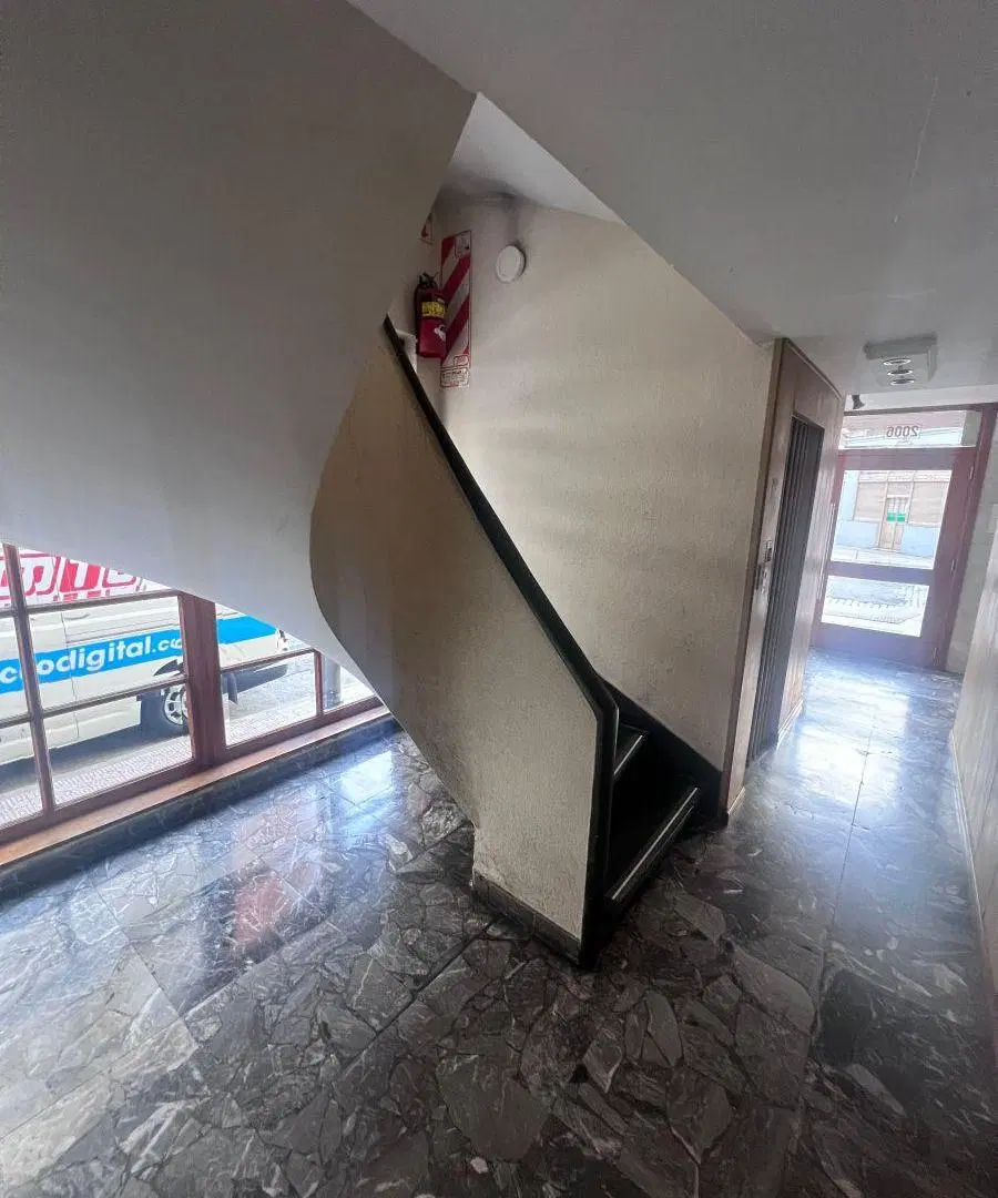Semipiso de 3 ambientes con dependencia al frente 1