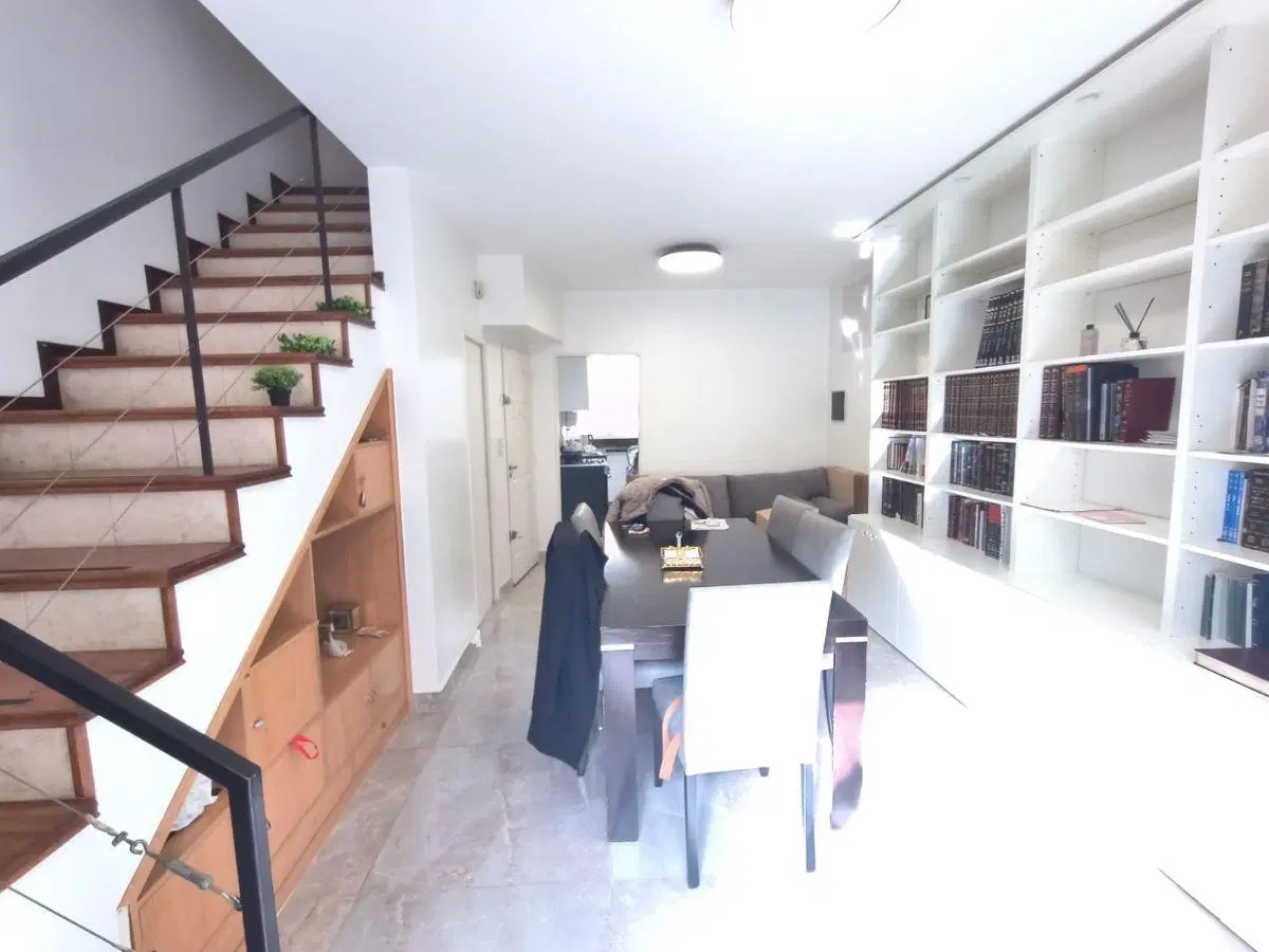 DUPLEX EN ALQUILER 3 AMB 1