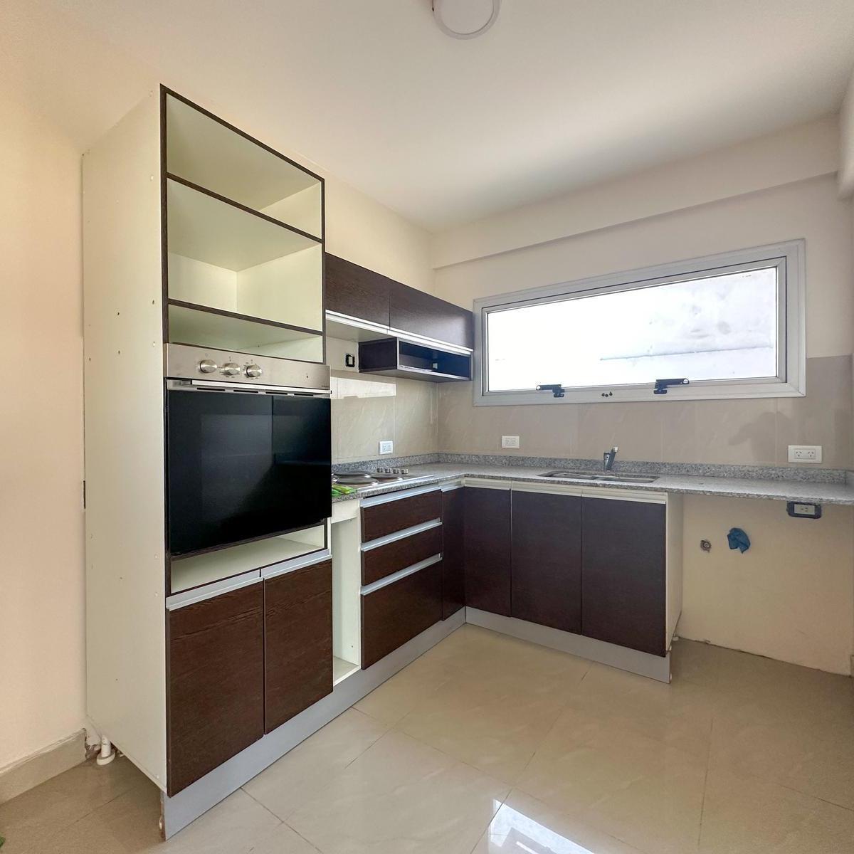 Departamento de 4 ambientes en Banfield Este con cochera y terraza propia