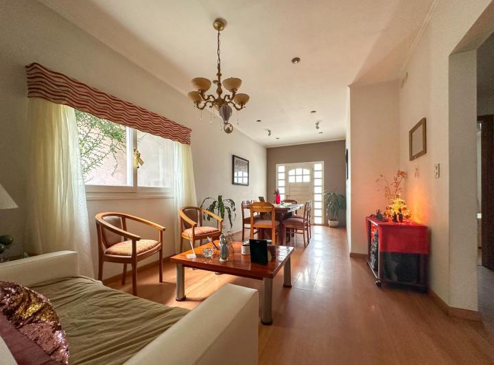 Casa en venta en Lanús Oeste 4 ambientes 5