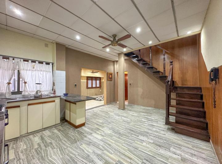 Casa en venta en Lanús 4 ambientes con cochera