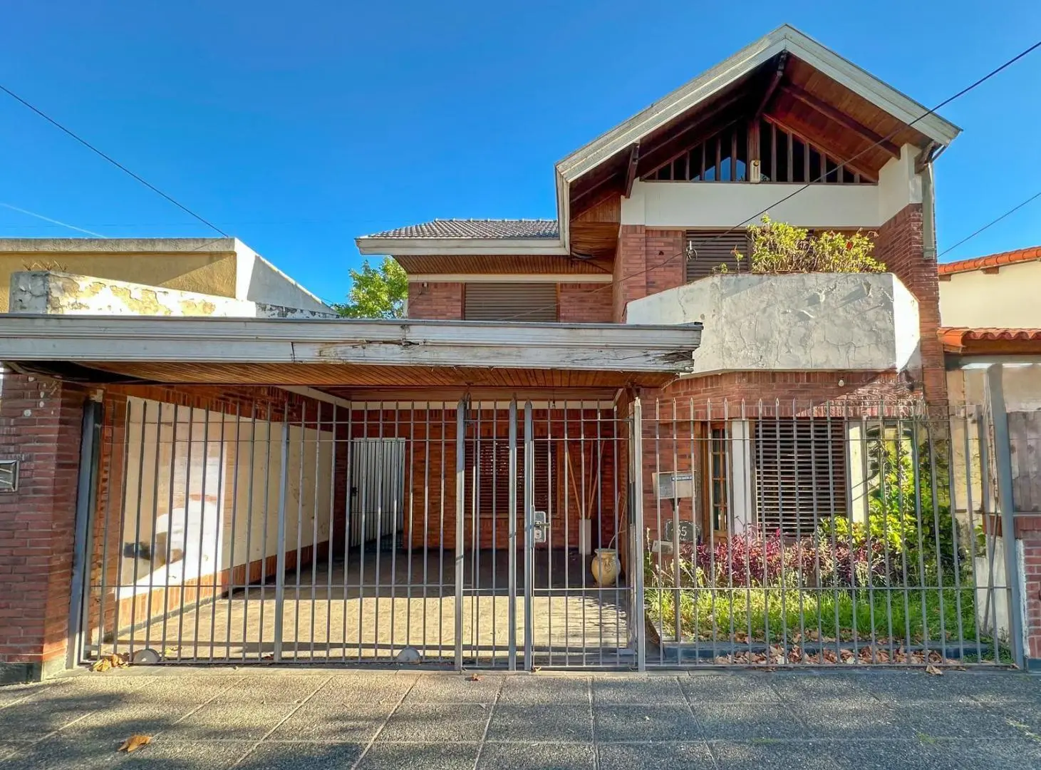 Casa en venta en Lomas de Zamora 4 ambientes con patio apto crédito 3