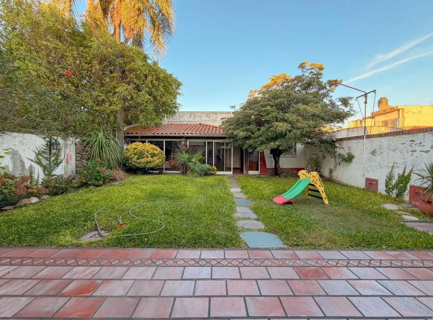 Casa en venta 3 ambientes con patio y cochera en Remedios de Escalada Lanús 3