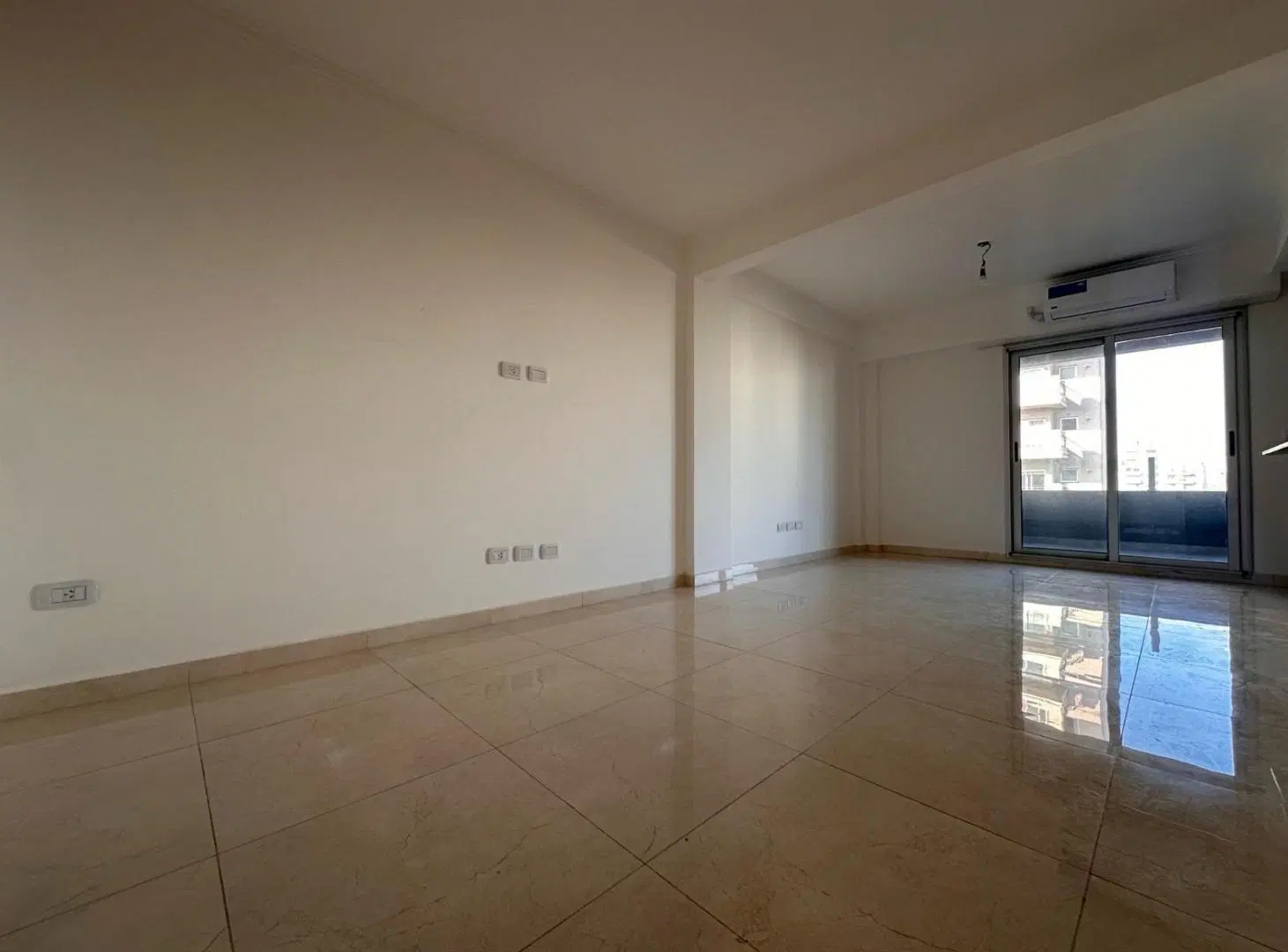 Departamento 3 ambientes con cochera en alquiler en Lanus Oeste 2