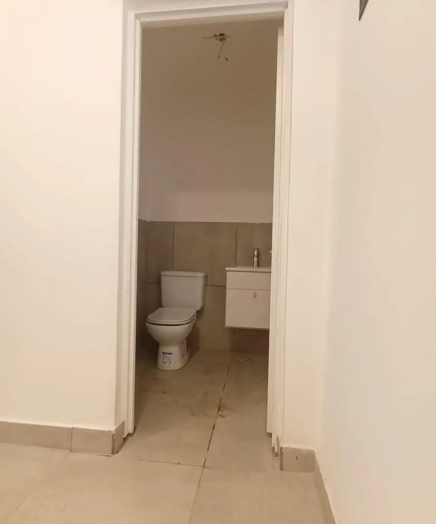 Local en venta en Lanús Oeste a estrenar 4
