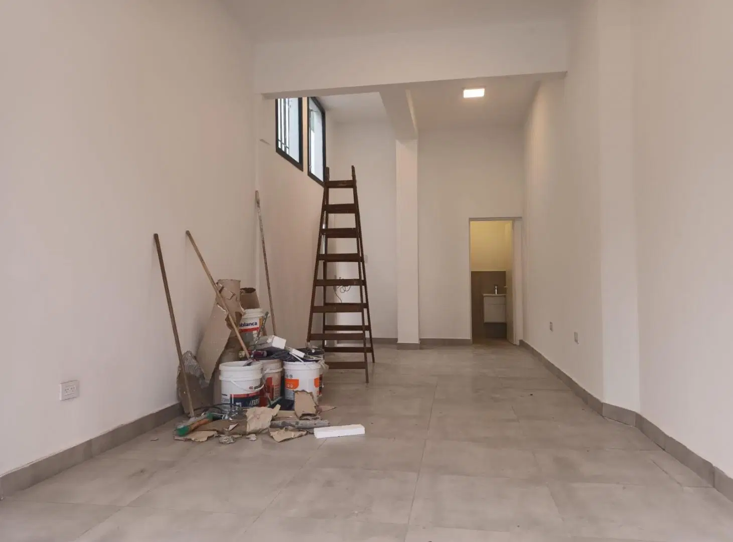 Local en venta en Lanús Oeste a estrenar 4