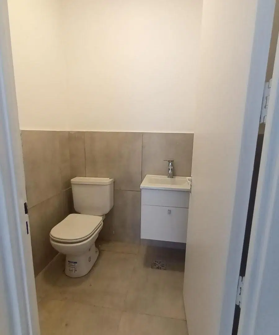 Local en venta en Lanús Oeste a estrenar 3
