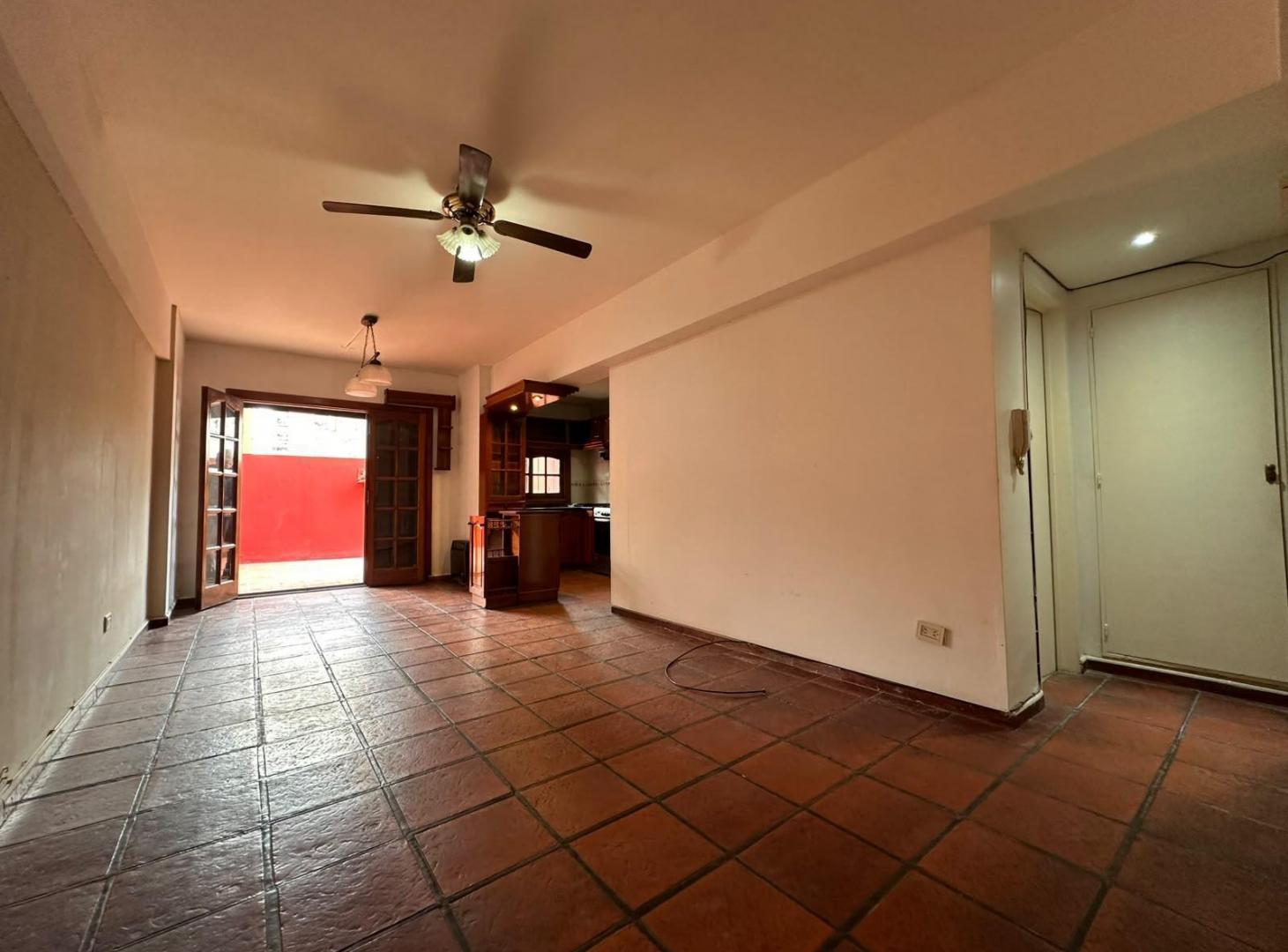 Foto de Departamento en alquiler en Lanús Oeste 2 ambientes con patio, imagen 3
