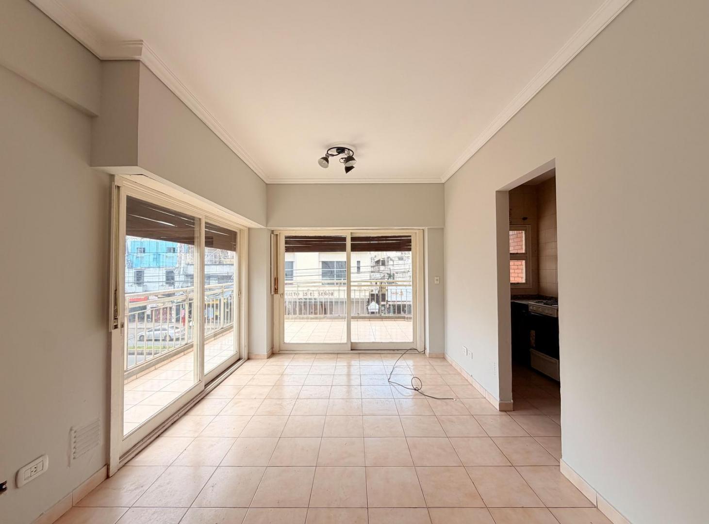 Foto de Departamento monoambiente en alquiler en Lanús Oeste, imagen 1