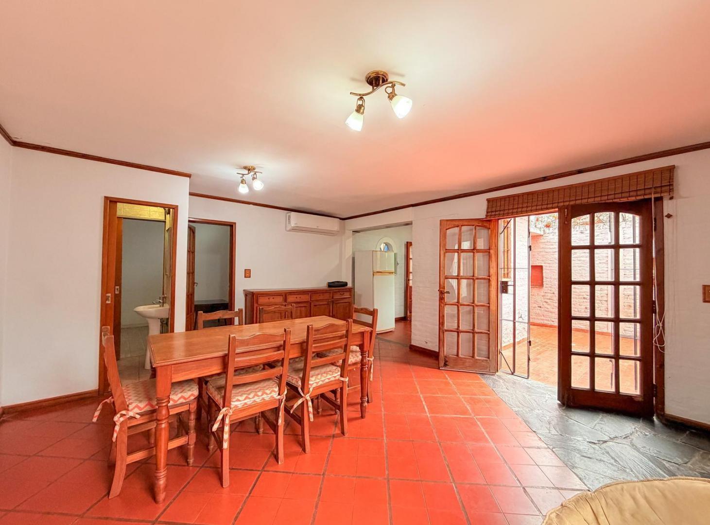Foto de PH 4 ambientes en venta en Lanus Oeste, imagen 2
