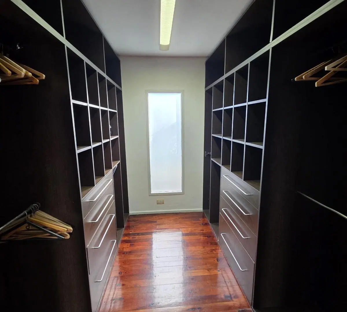 Casa en centro Funes, a metros de Ruta9,  984m2 terreno 2