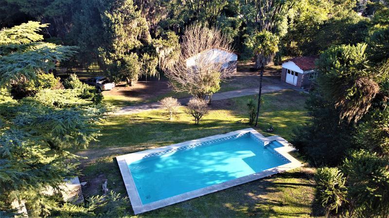 Terreno de 7500m2 sobre Ruta 9. Casa a reciclar. Funes.