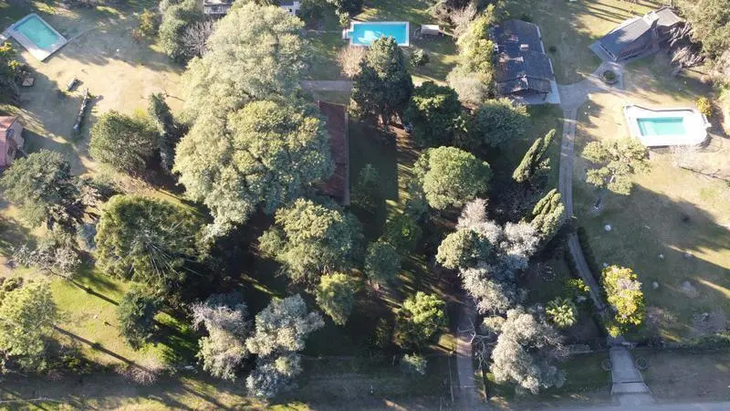 Terreno de 7500m2 sobre Ruta 9. Casa a reciclar. Funes. 3
