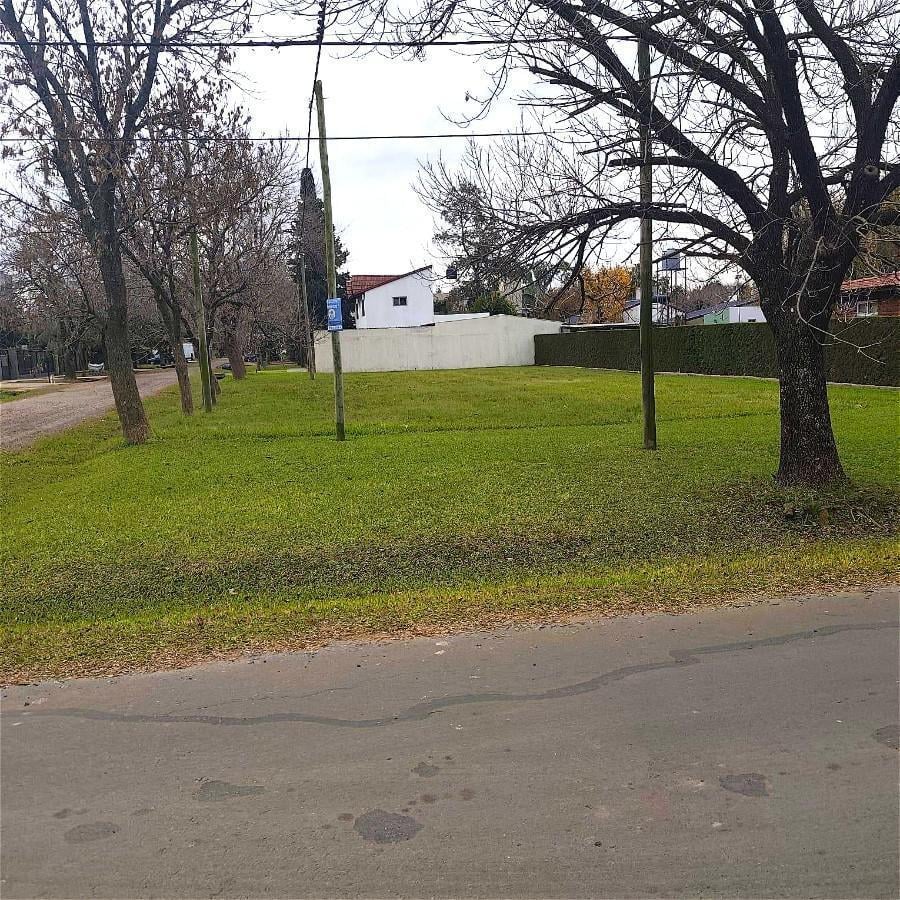 Terreno en Funes