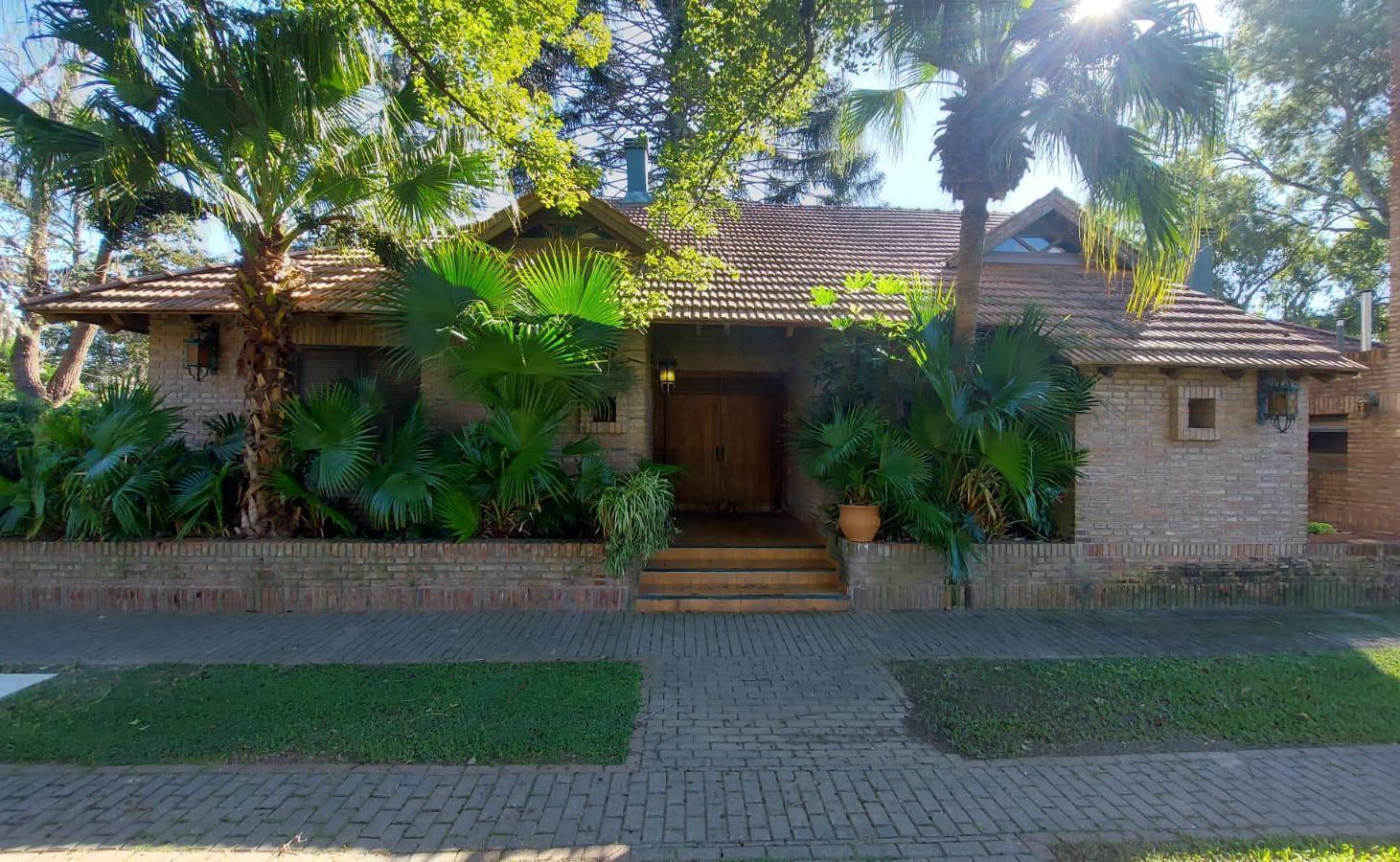 Foto de Casa en venta sobre Lisandro de la Torre, Funes | 4 dormitorios |, imagen 1