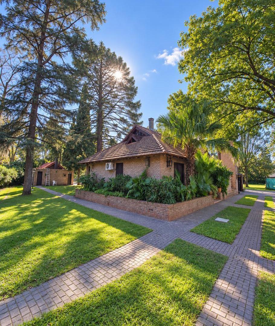 Foto de Casa en venta sobre Lisandro de la Torre, Funes | A metros de Ruta 9 |, imagen 1