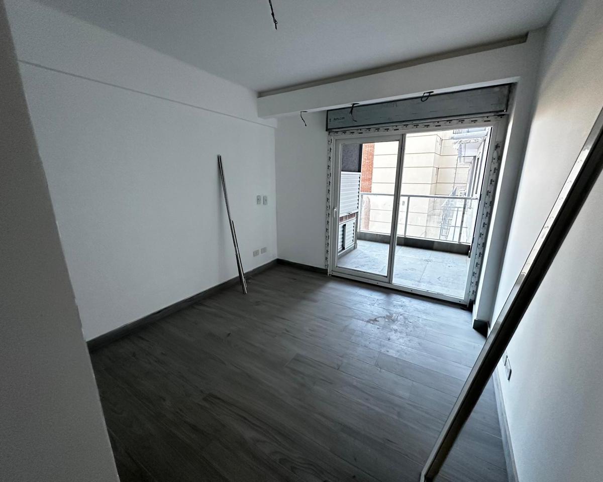 Hermoso Departamento a Estrenar - 4 Ambientes con Dependencia y Cochera Fija 1