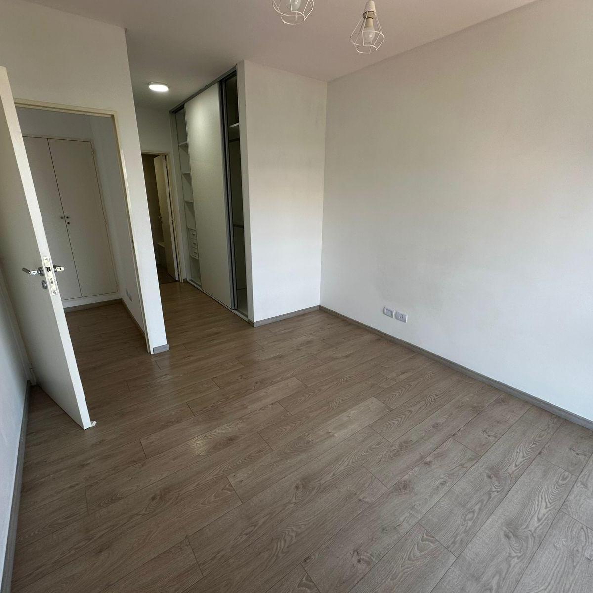 Hermoso Departamento 2 Ambientes con Balcon - Cochera Fija - Torre Dalla Fontana 1