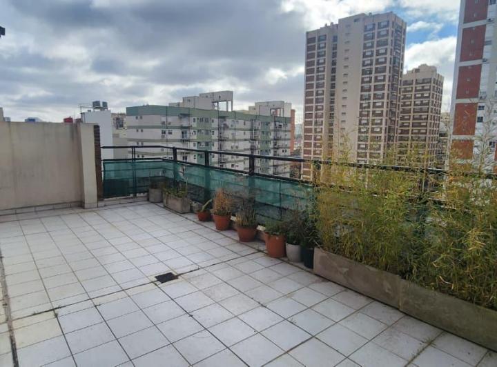 SEMIPISO 2 AMBIENTES CON GRAN BALCON TERRAZA - COCHERA FIJA 1