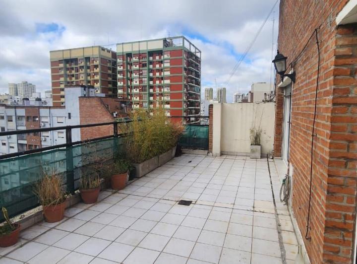 SEMIPISO 2 AMBIENTES CON GRAN BALCON TERRAZA - COCHERA FIJA 2
