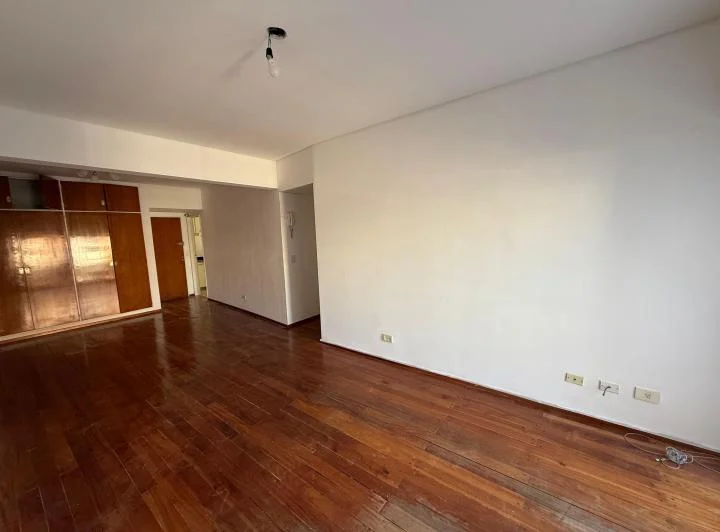 HERMOSO SEMIPISO 3 AMBIENTES CON DEPENDENCIA DE SERVICIO - COCHERA Y BAULERA 3