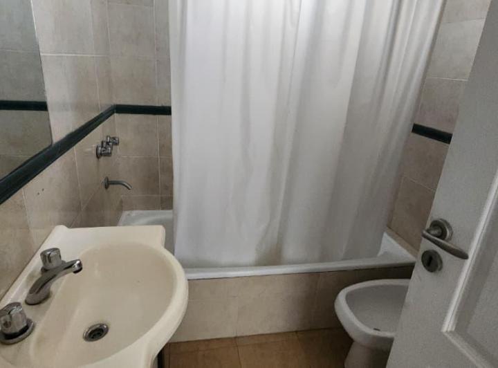HERMOSO DEPARTAMENTO 3 AMBIENTES CON BALCÓN 5