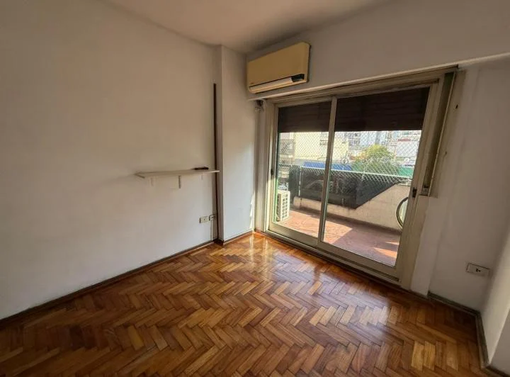 EXCELENTE DEPARTAMENTO 4 AMBIENTES CON DEPENDENCIA DE SERVICIO Y COCHERA 5