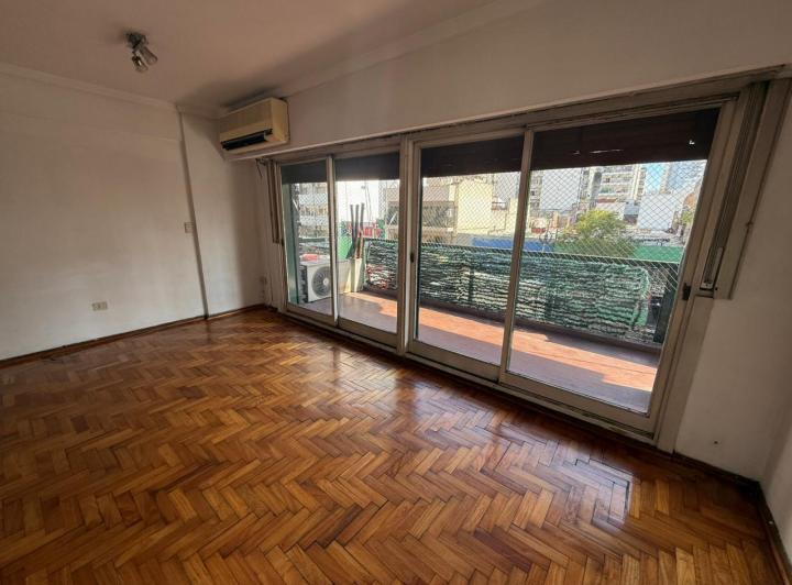 EXCELENTE DEPARTAMENTO 4 AMBIENTES CON DEPENDENCIA DE SERVICIO Y COCHERA 4