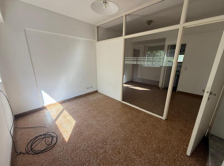MONOAMBIENTE DIVIDIDO – AL FRENTE – APTO PROFESIONAL – LUMINOSO  5