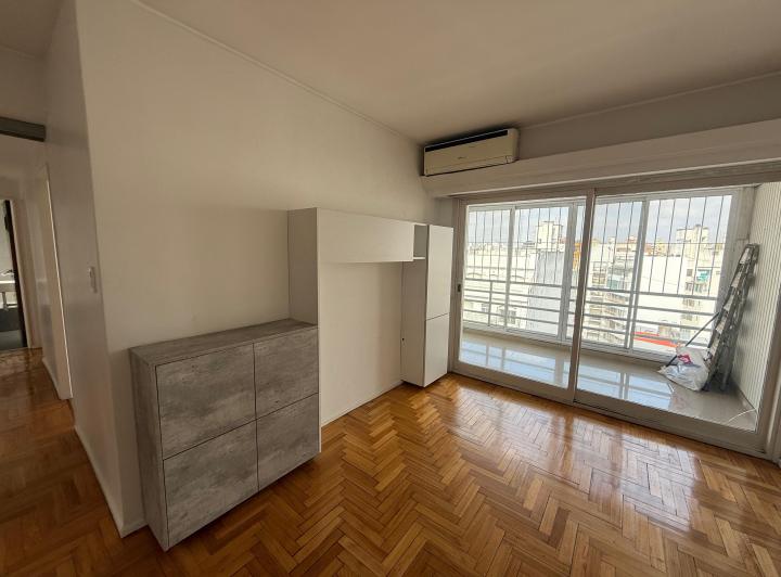 HERMOSO DEPARTAMENTO 3 AMBIENTES - MUY LUMINOSO - AL FRENTE - BALCÓN ATERRAZADO 3