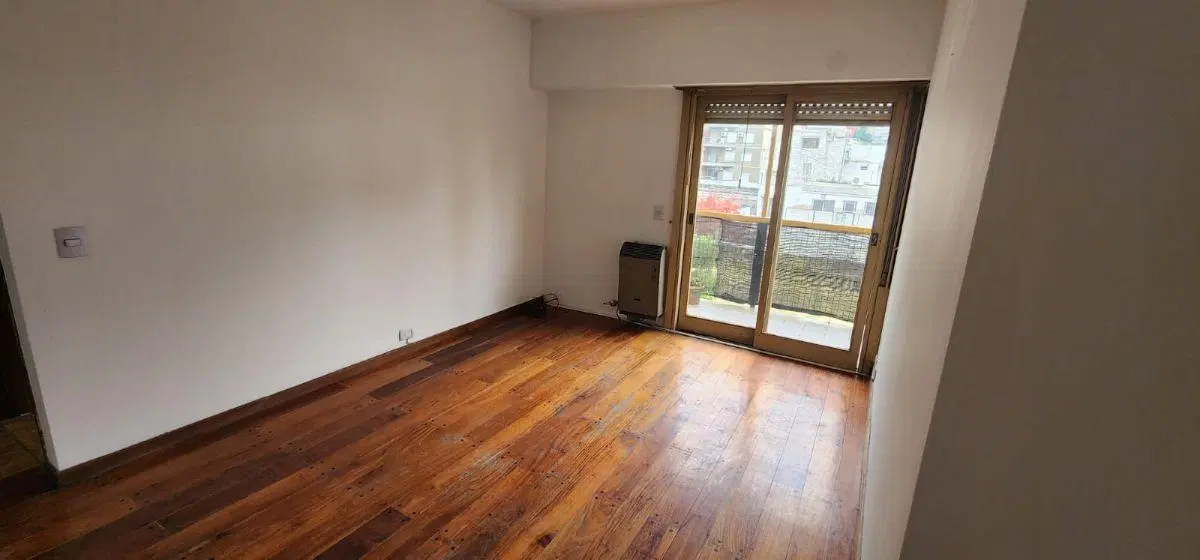 DEPARTAMENTO 2 AMBIENTES CONTRAFRENTE CON BALCON 1