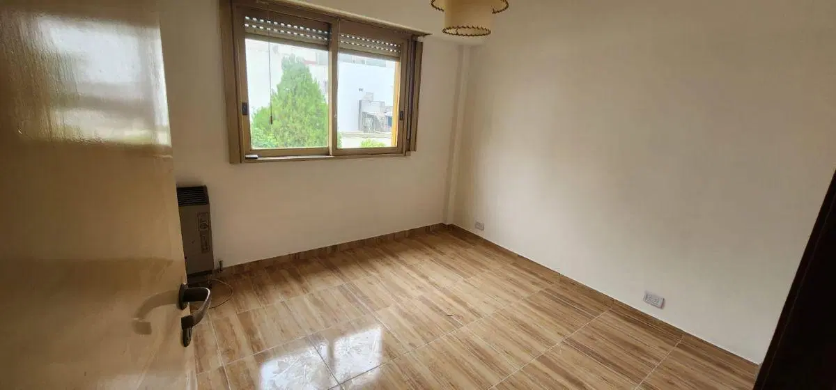 DEPARTAMENTO 2 AMBIENTES CONTRAFRENTE CON BALCON 4