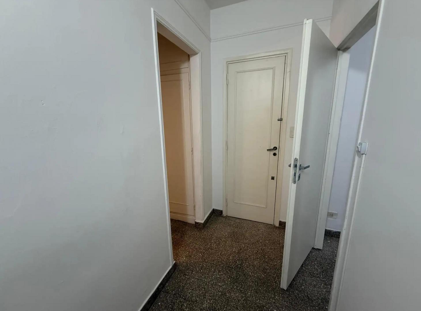 Foto de DEPARTAMENTO EN PLANTA BAJA PARA USO PROFESIONAL - EXCELENTE UBICACIÓN, imagen 4