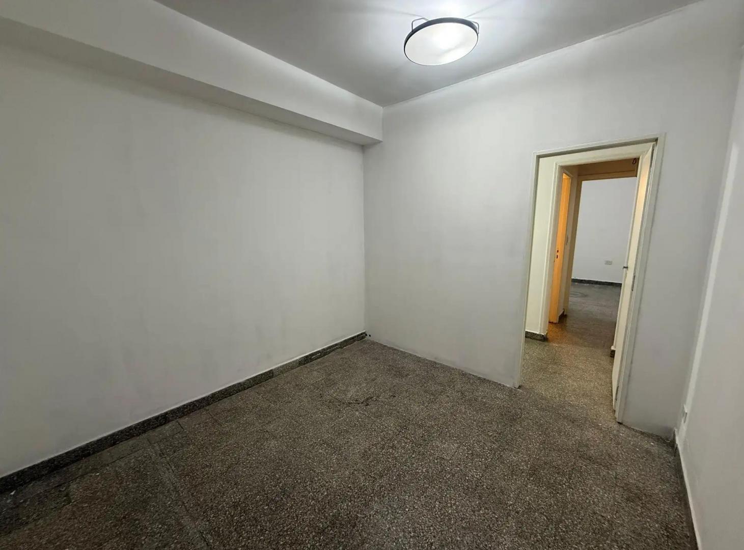 DEPARTAMENTO EN PLANTA BAJA PARA USO PROFESIONAL - EXCELENTE UBICACIÓN