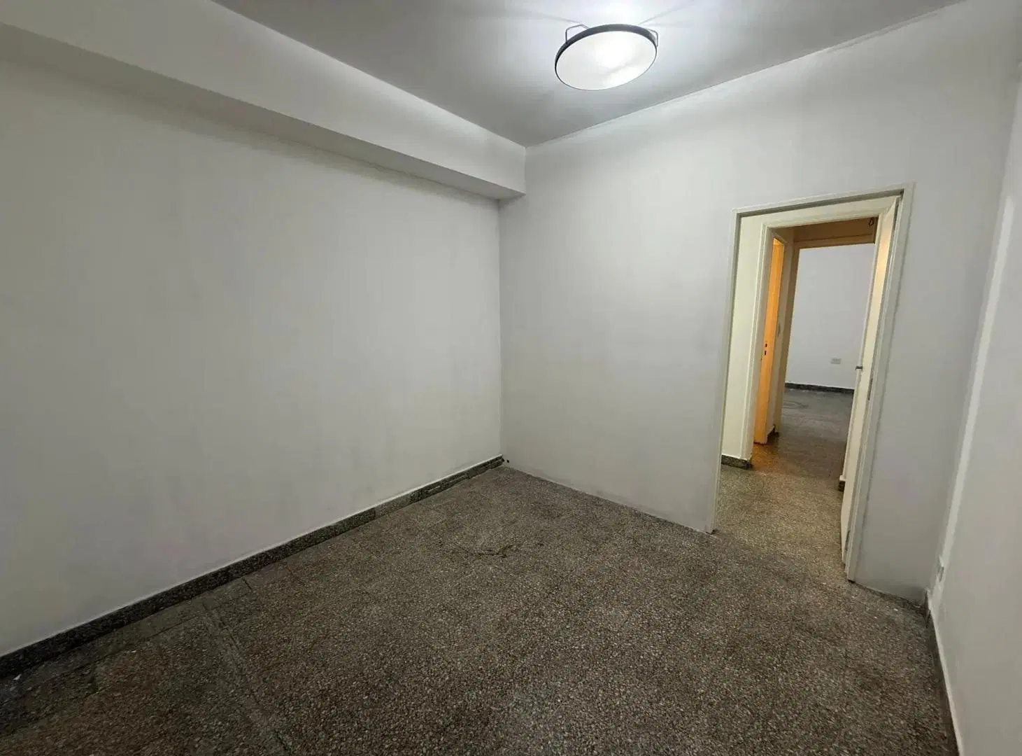 DEPARTAMENTO EN PLANTA BAJA PARA USO PROFESIONAL - EXCELENTE UBICACIÓN 1