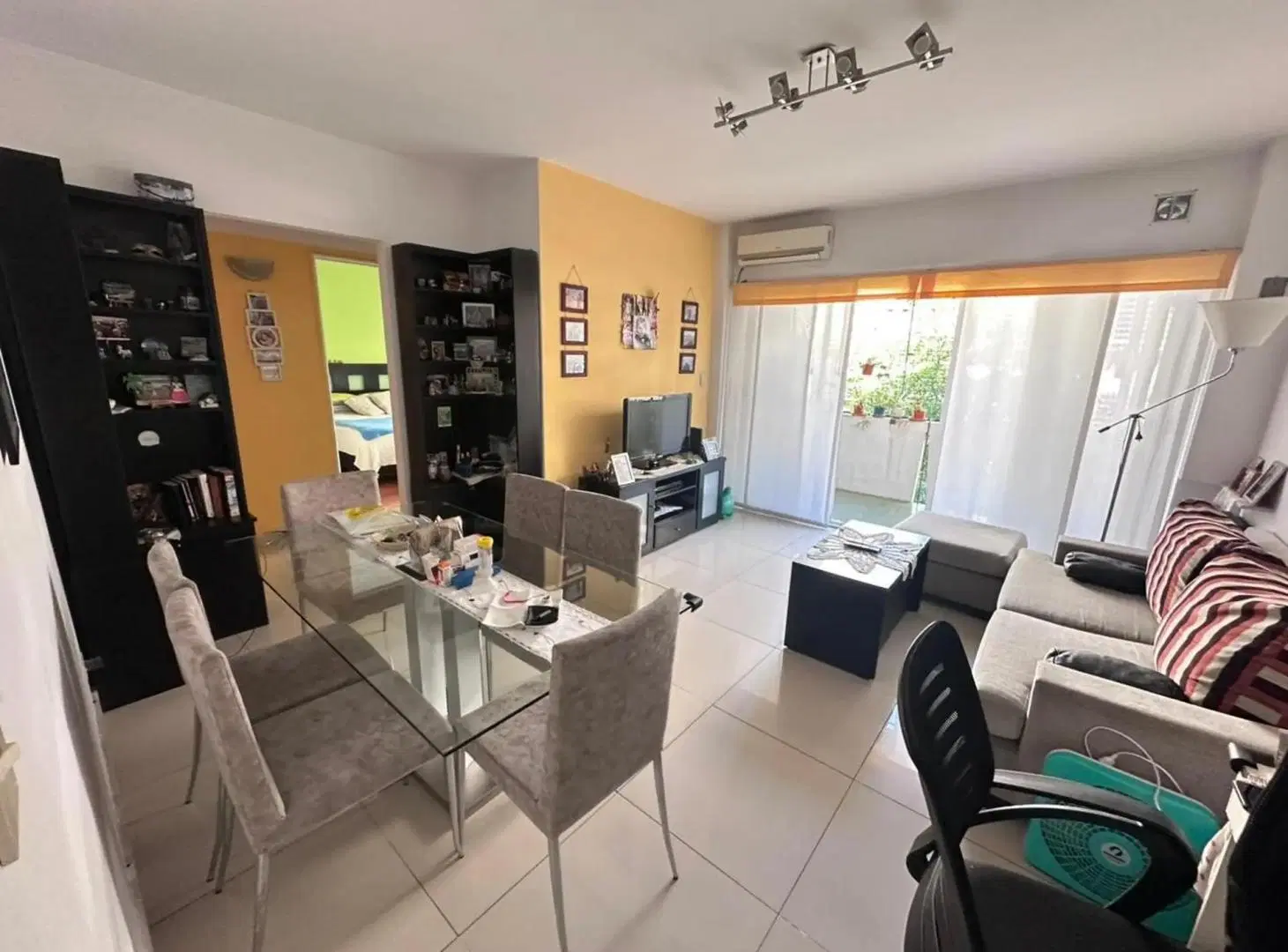 DEPARTAMENTO 3 AMBIENTES AL FRENTE CON BALCÓN CORRIDO - EXCELENTE UBICACIÓN 4