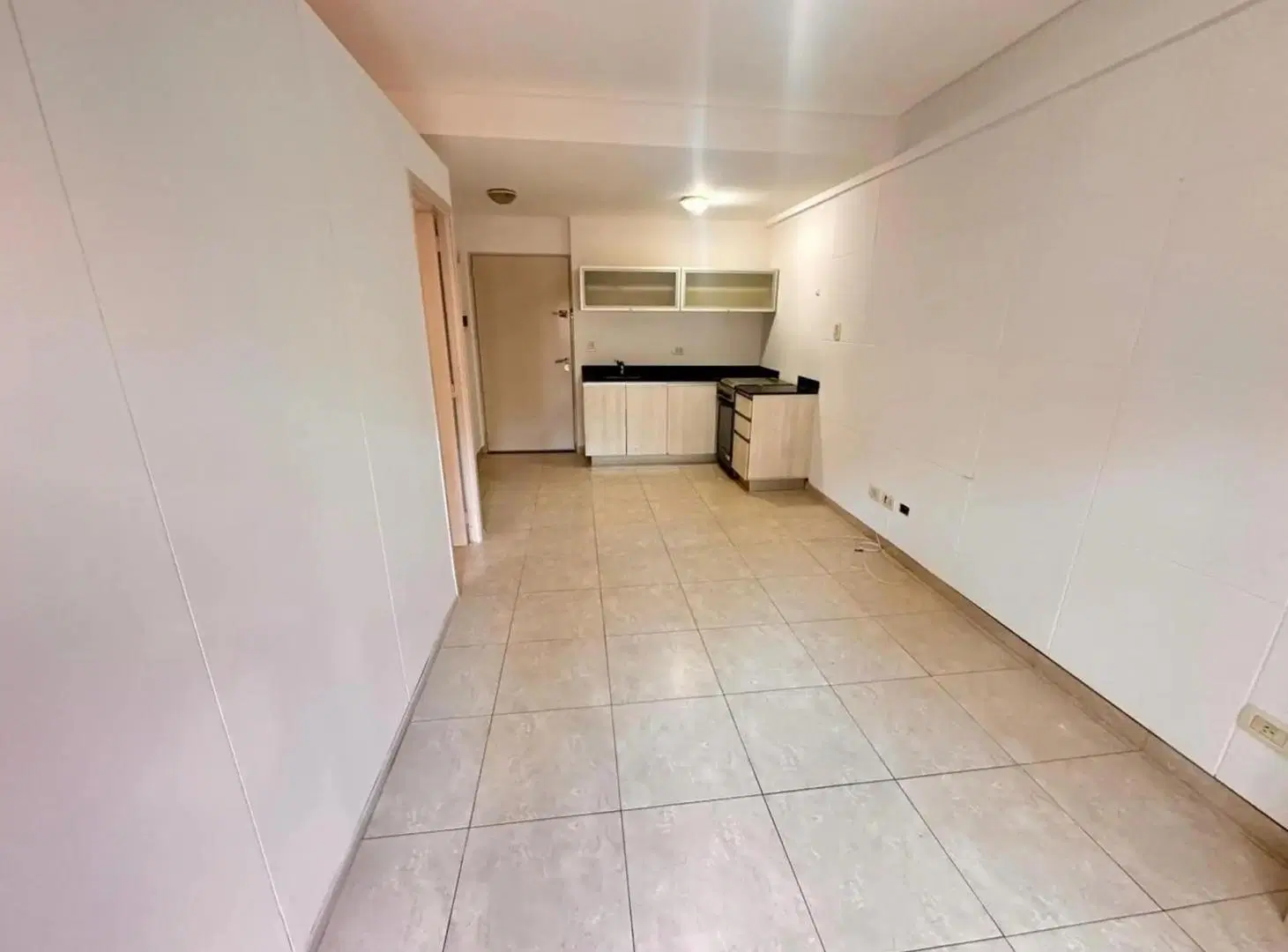 MODERNO DEPARTAMENTO 2 AMBIENTES AL FRENTE CON BALCÓN - APTO PROFESIONAL 1