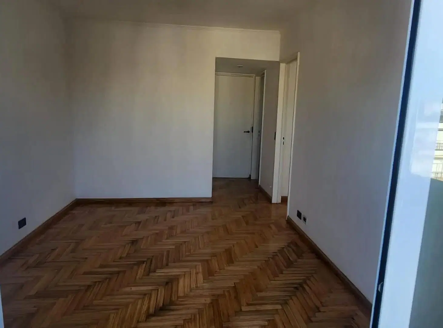 HERMOSO DEPARTAMENTO 2 AMBIENTES AL FRENTE CON BALCÓN - APTO PROFESIONAL 2