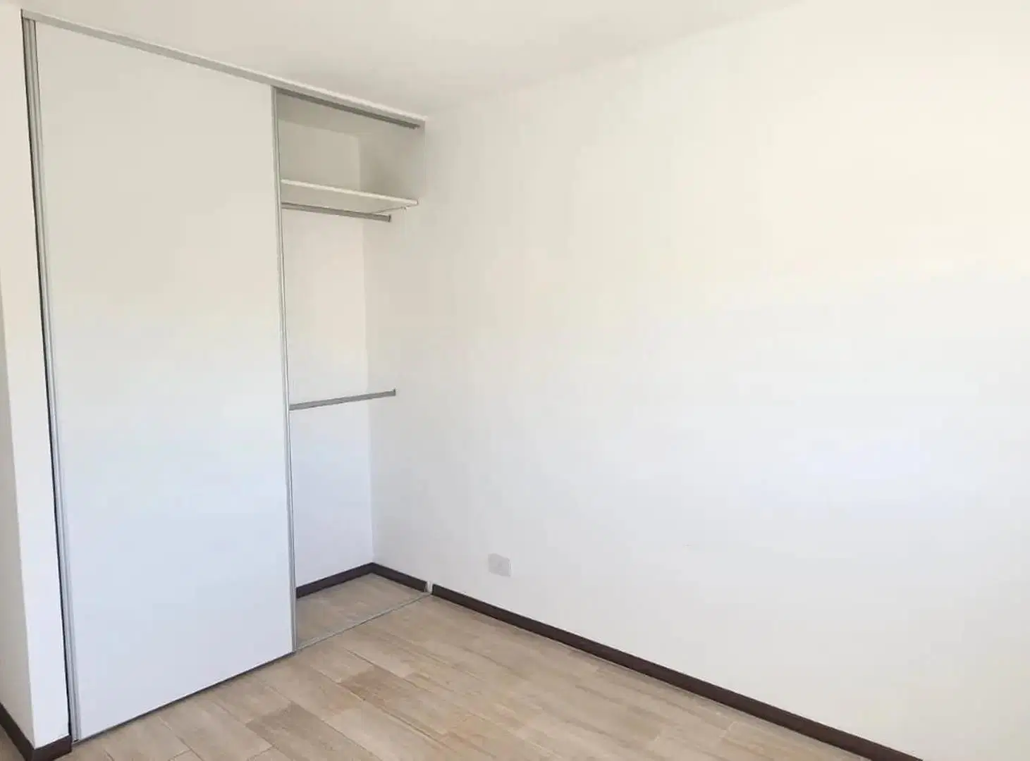 SEMIPISO 3 AMBIENTES AL CONTRAFRENTE CON BALCÓN Y COCHERA FIJA CUBIERTA 3