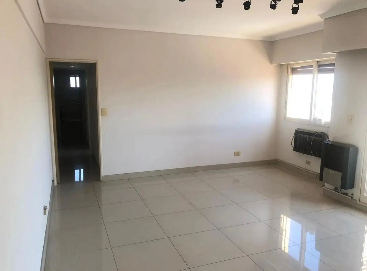 DEPARTAMENTO 3 AMBIENTES CON 2 BALCONES Y COCHERA FIJA CUBIERTA 2