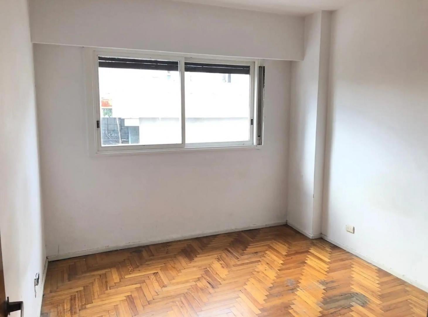 Foto de DEPARTAMENTO 4 AMBIENTES AL FRENTE CON BALCÓN Y PATIO, imagen 5