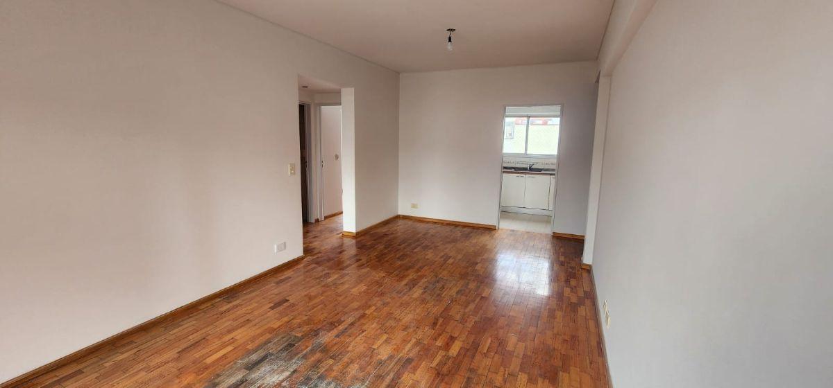 Foto de DEPARTAMENTO 3 AMBIENTES AL FRENTE CON BALCÓN Y COCHERA FIJA, imagen 3