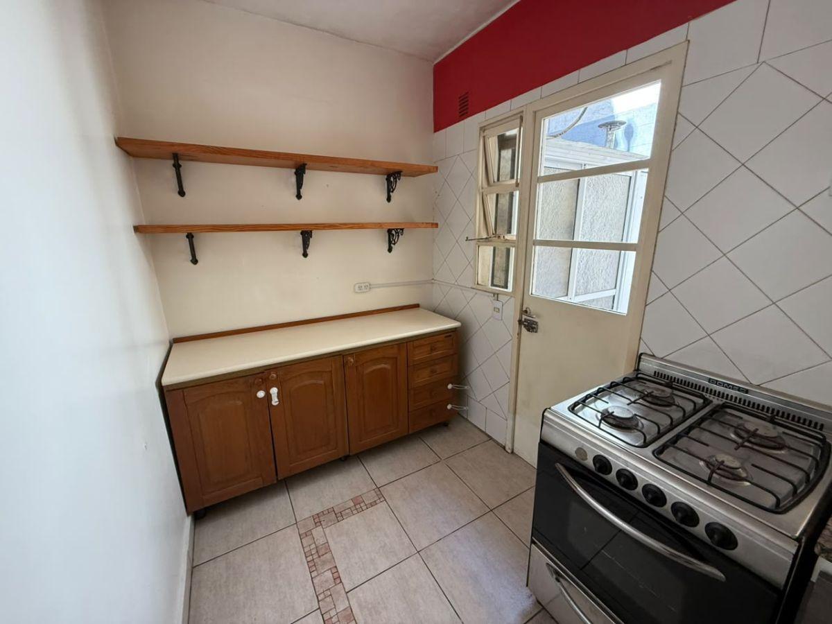 Foto de AMPLIO DEPARTAMENTO EN PLANTA BAJA - 2 AMBIENTES LUMINOSOS CON 2 PATIOS, imagen 3