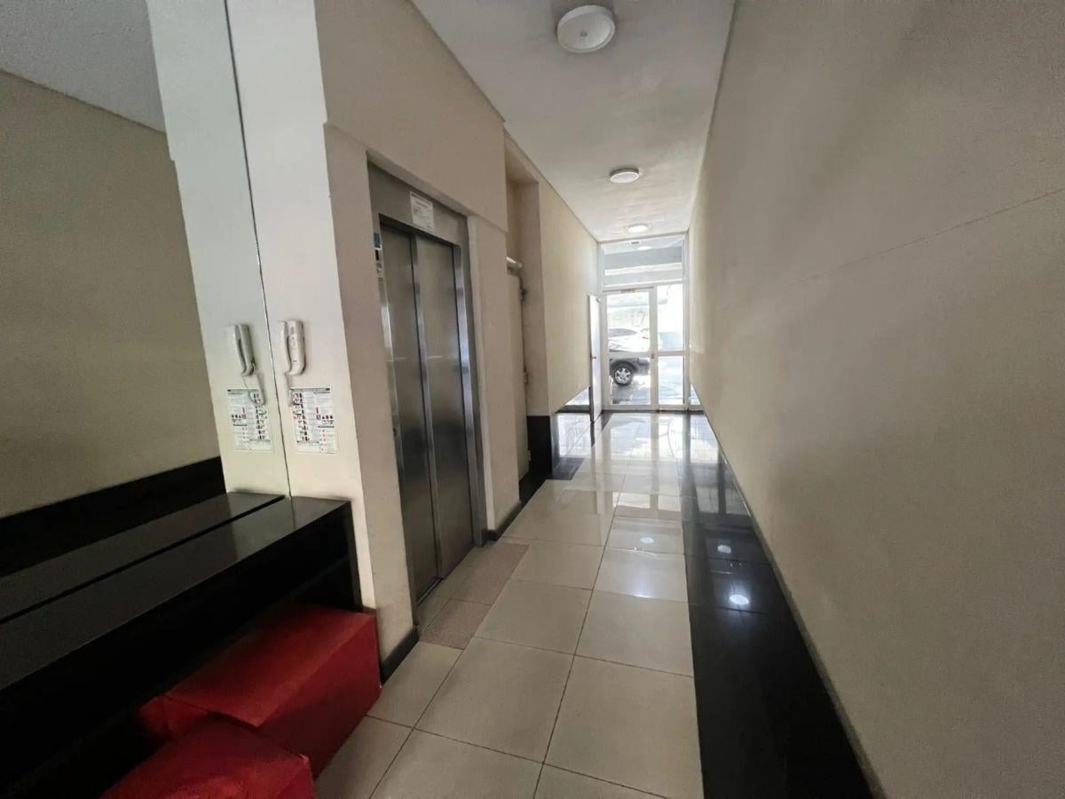 Foto de DEPARTAMENTO MONOAMBIENTE CONTRAFRENTE CON PEQUEÑO BALCÓN - APTO, imagen 5