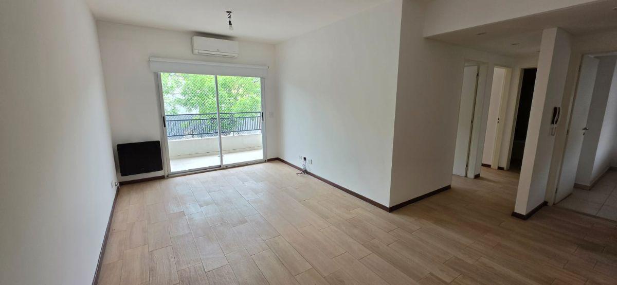 Foto de SEMIPISO 3 AMBIENTES AL FRENTE CON BALCÓN Y COCHERA FIJA CUBIERTA, imagen 2